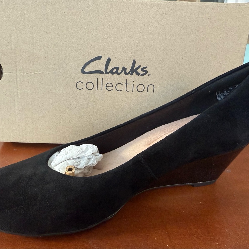 Clark’s Collection-Flores Tulip Black Combination Suede 7.5 US, 38 EU